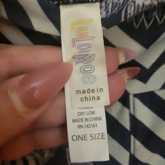 LuLaRoe Blue Chevron Eagle Patriotic Flag Leggings - Picture 4 of 4